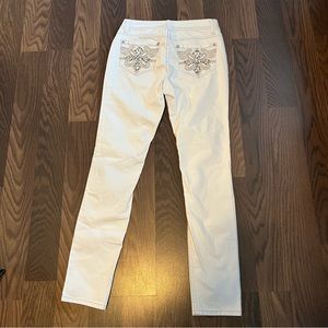 ND Weekend Women’s Embroidered/ Embellished Pocket Jeans Size 6 White